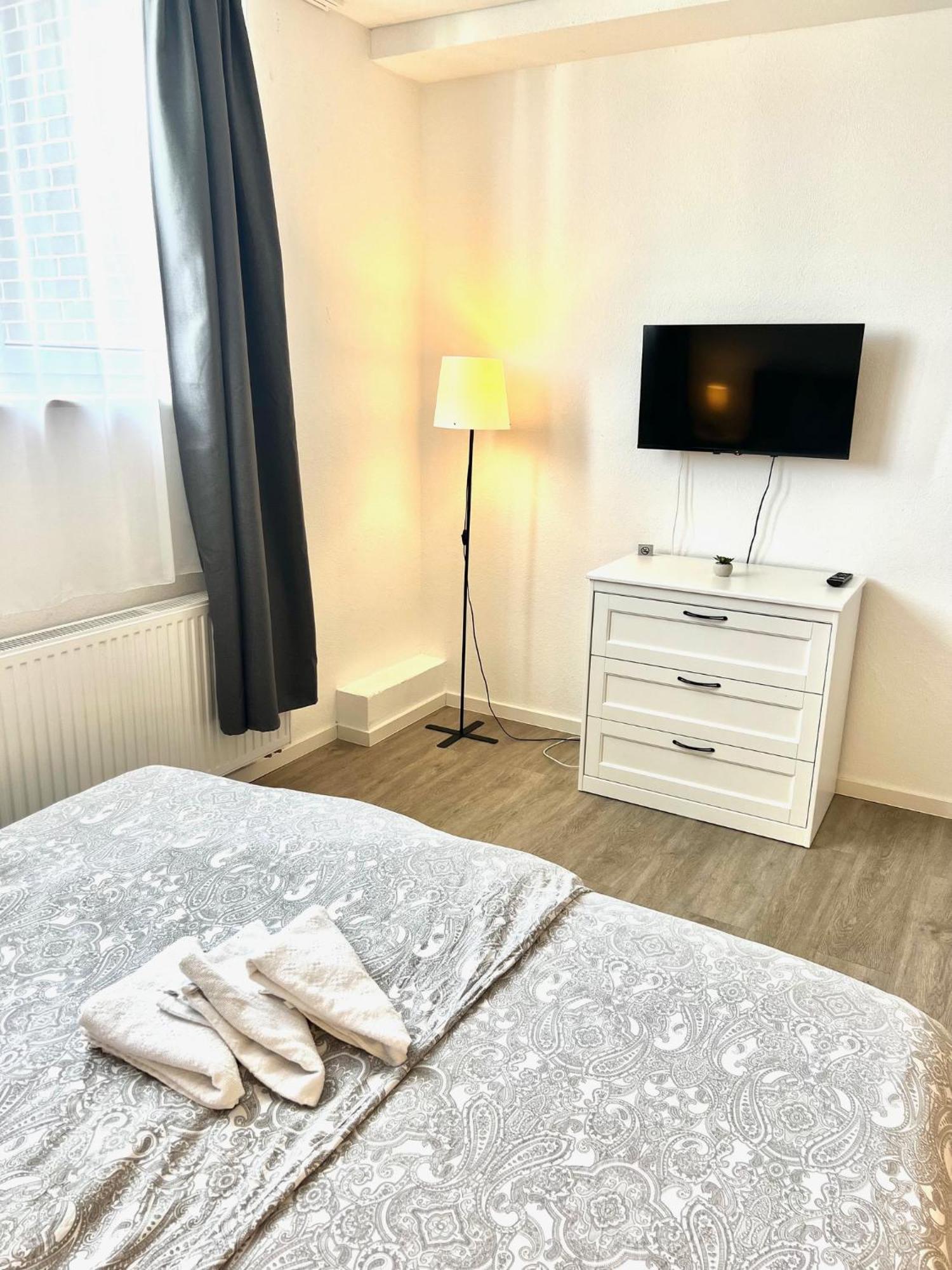 City Appartement Kueche,Bad, Parken Im Zentrum Von Ravensburg Room photo